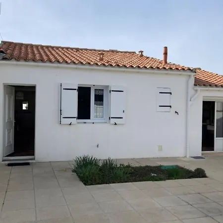 Renovated 2-min Walk To The Semesterbostad