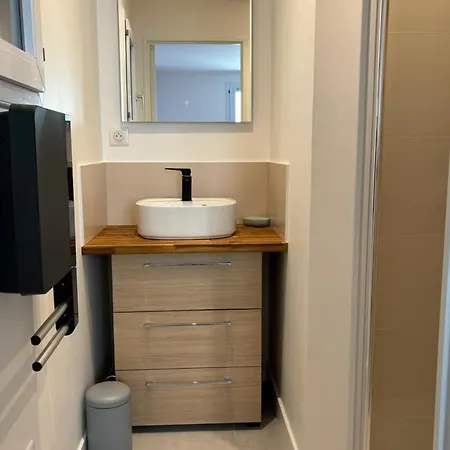 Renovated 2-min Walk To The *